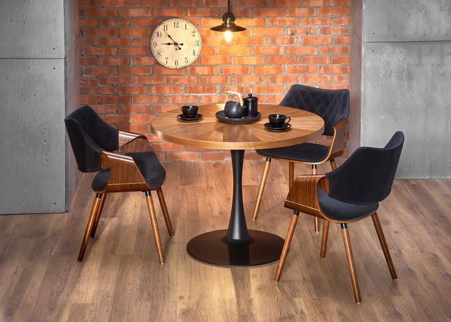 Designerskie krzesła do jadalni z naturalnego drewna